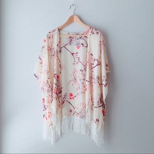 FLORAL PRINT FRINGE KIMONO